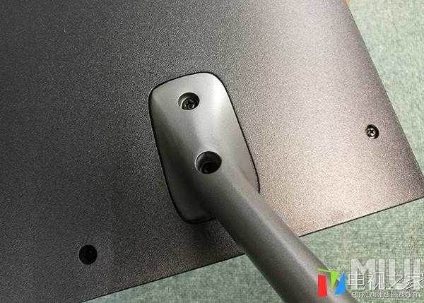 Xiaomi Mi TV 3S 65-inch unboxing photos mounting