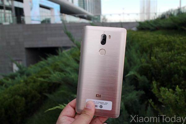 xiaomi-mi5s-5s-plus-unboxing-and-comparison-1