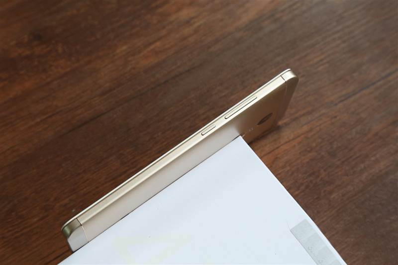 Xiaomi Redmi Note 4X design