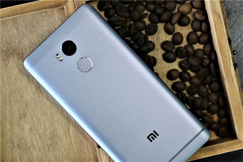 Xiaomi Redmi 4 Prime vs