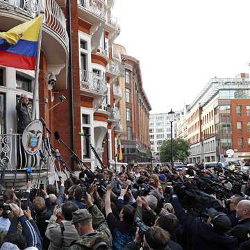 Image: Wikileaks founder Julian Assange speaks on the balcony of the Embassy of Ecuador in London